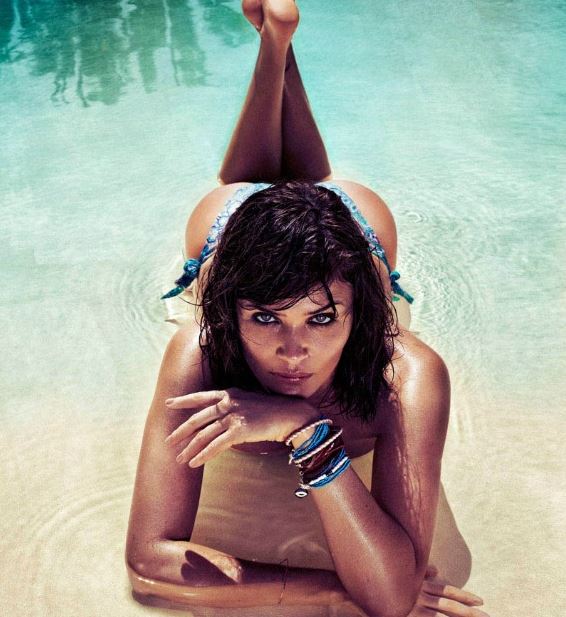 Η σέξι φωτογράφιση της Κρίστενσεν