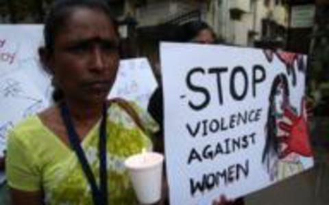 Ο βιασμός της 5χρονης έβγαλε τους Ινδούς στο δρόμο