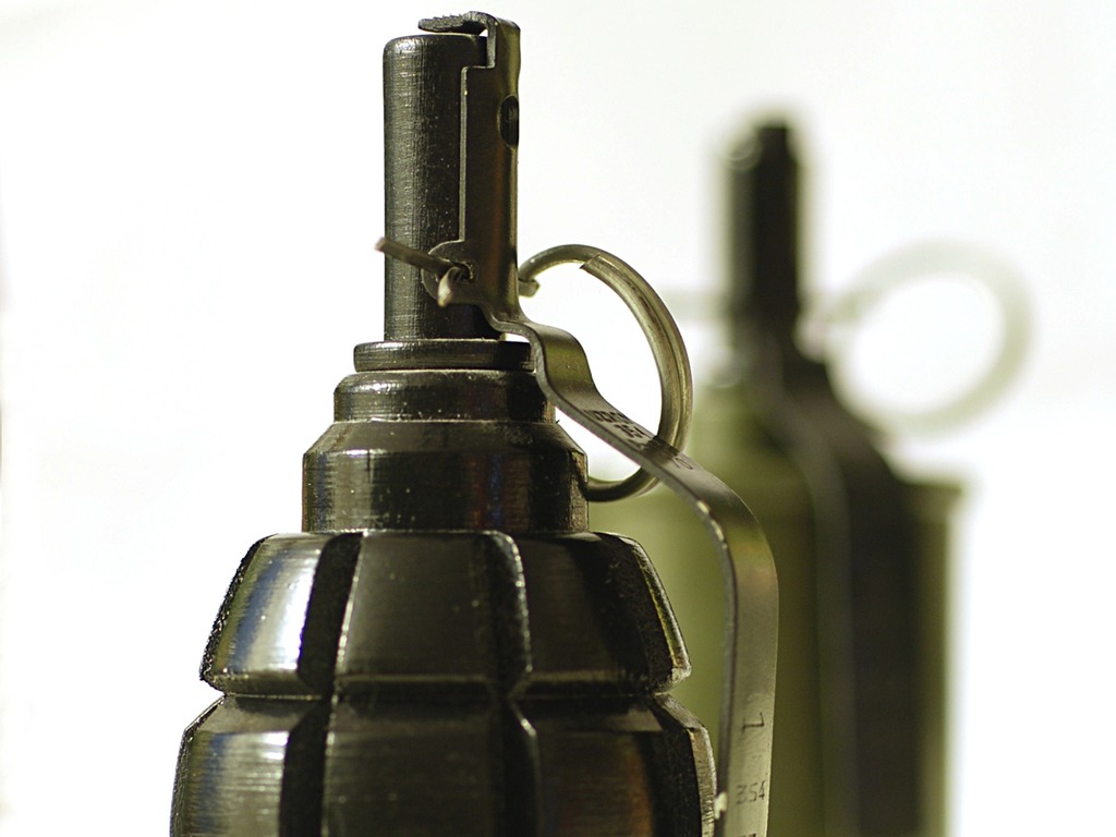 Έριξαν χειροβομβίδα σε πιλοτή