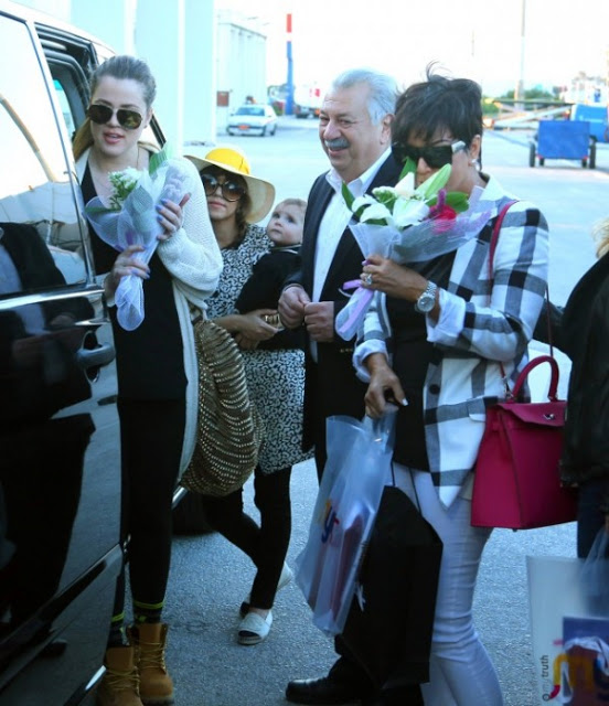 Δήμαρχος Μυκόνου: “Σεμνές και ευγενικές οι Καρντάσιαν”