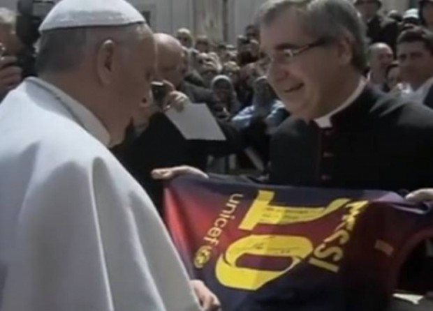 ΒΙΝΤΕΟ-Το δώρο του Μέσι στον Πάπα