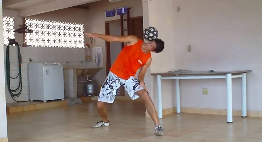 ΒΙΝΤΕΟ:Απίστευτα κόλπα με την μπάλα