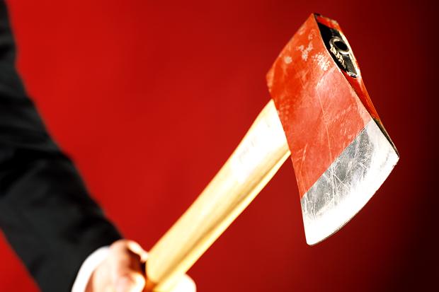 Σκότωσε με τσεκούρι 4 γυναίκες και 5 κορίτσια