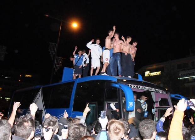 ΒΙΝΤΕΟ-Τρελά πανηγύρια στα Γιάννενα