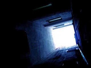 Tώρα – Άνδρας απεγκλωβίστηκε σώος από φωταγωγό