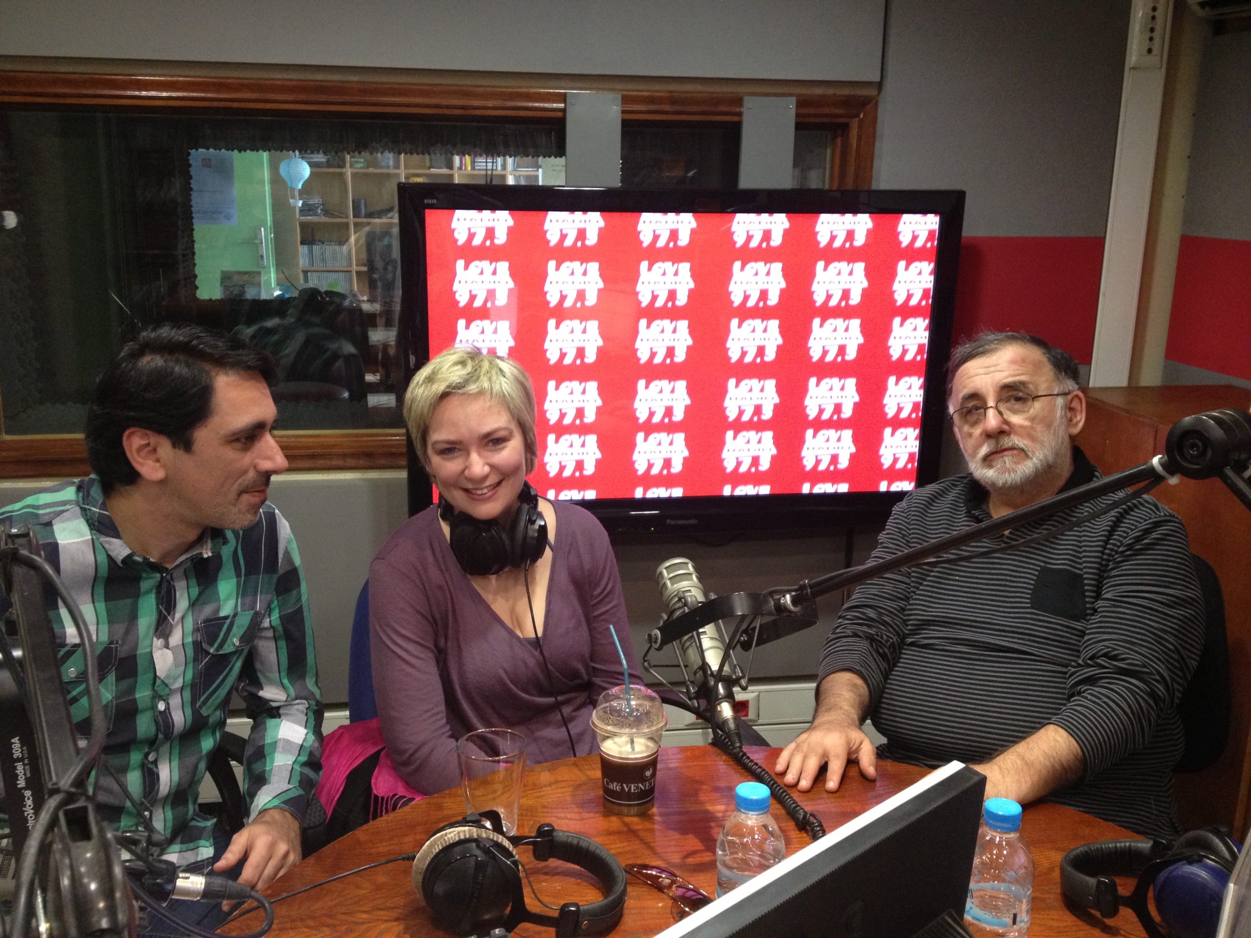 ΦΩΤΟ-Ο Θάνος Μικρούτσικος & η Ρίτα Αντωνοπούλου στο Love Radio 97,5