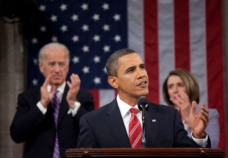 Ο Ομπάμα υποστηρίζει το FBI