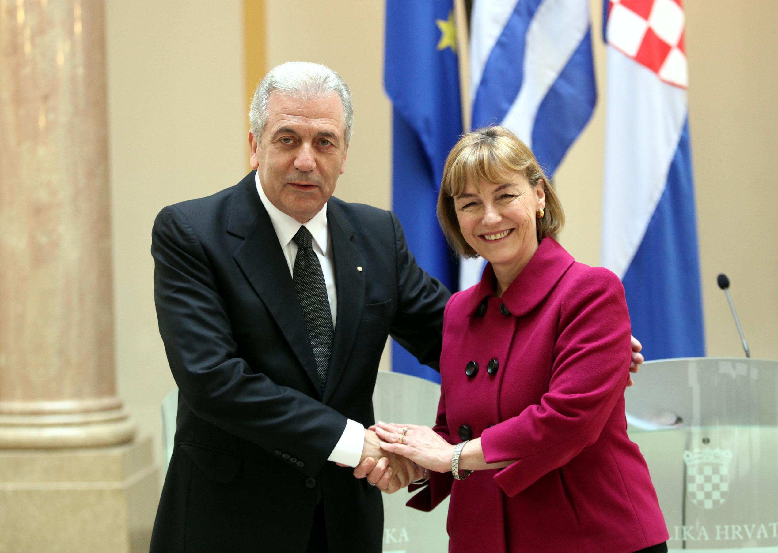 Ο Αβραμόπουλος “περνάει” τον TAP από την Κροατία