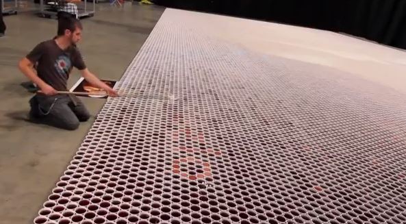 ΒΙΝΤΕΟ-Ψηφιδωτό με 66.000 φλυτζάνια!