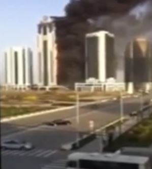 ΒΙΝΤΕΟ- Στις φλόγες ουρανοξύστης στην Τσετσενία