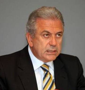 Αβραμόπουλος: Είναι επίθεση ενάντια σε όλους μας