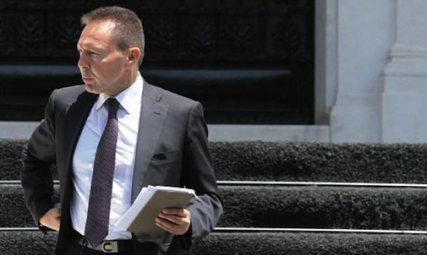 Στο Μαξίμου ο Στουρνάρας