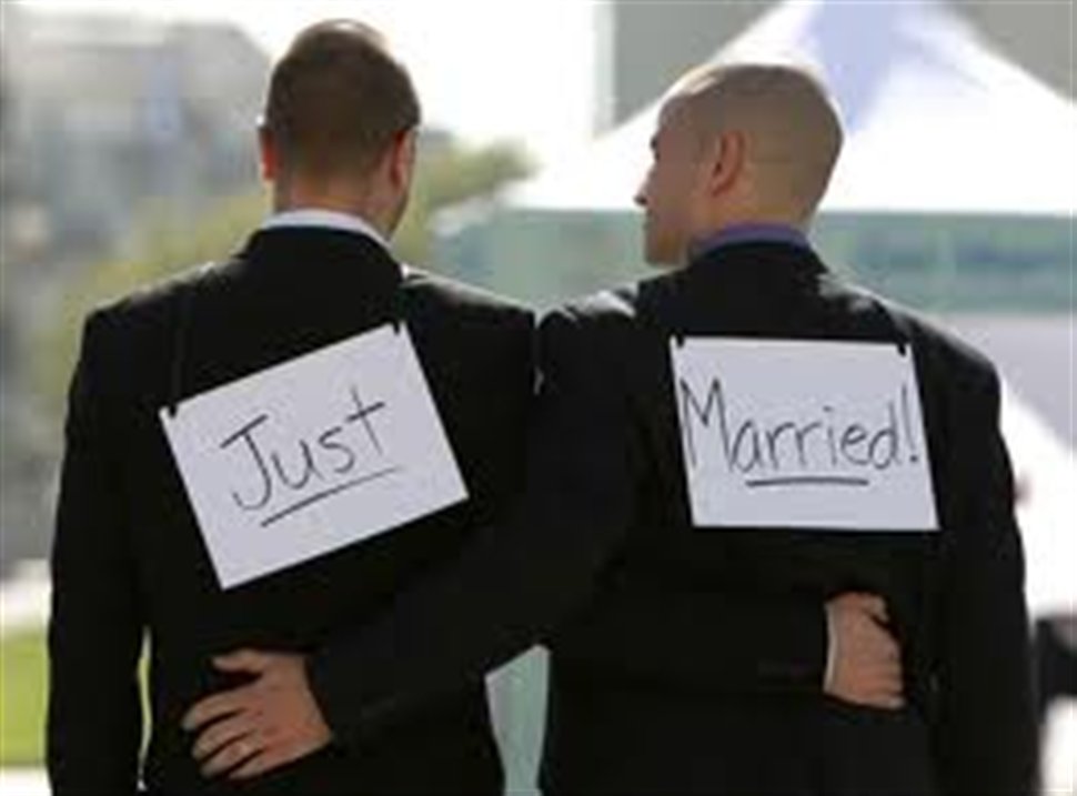 Πέρασε το νομοσχέδιο για τους gay γάμους