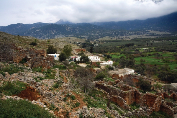 Όπλα, κλεμμένο τζιπ και συλλήψεις