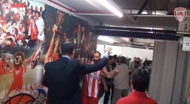 ΒΙΝΤΕΟ-Χαμός στα αποδυτήρια του Ολυμπιακού