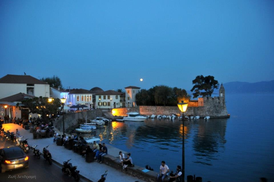 ΦΩΤΟ-Η πανσέληνος στη Ναύπακτο