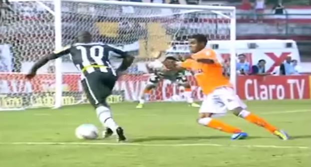 ΒΙΝΤΕΟ-Έμεινε ακίνητος ο Ζέεντορφ