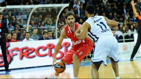 Νίκη στην Πόλη, ταξίδι στο Λονδίνο