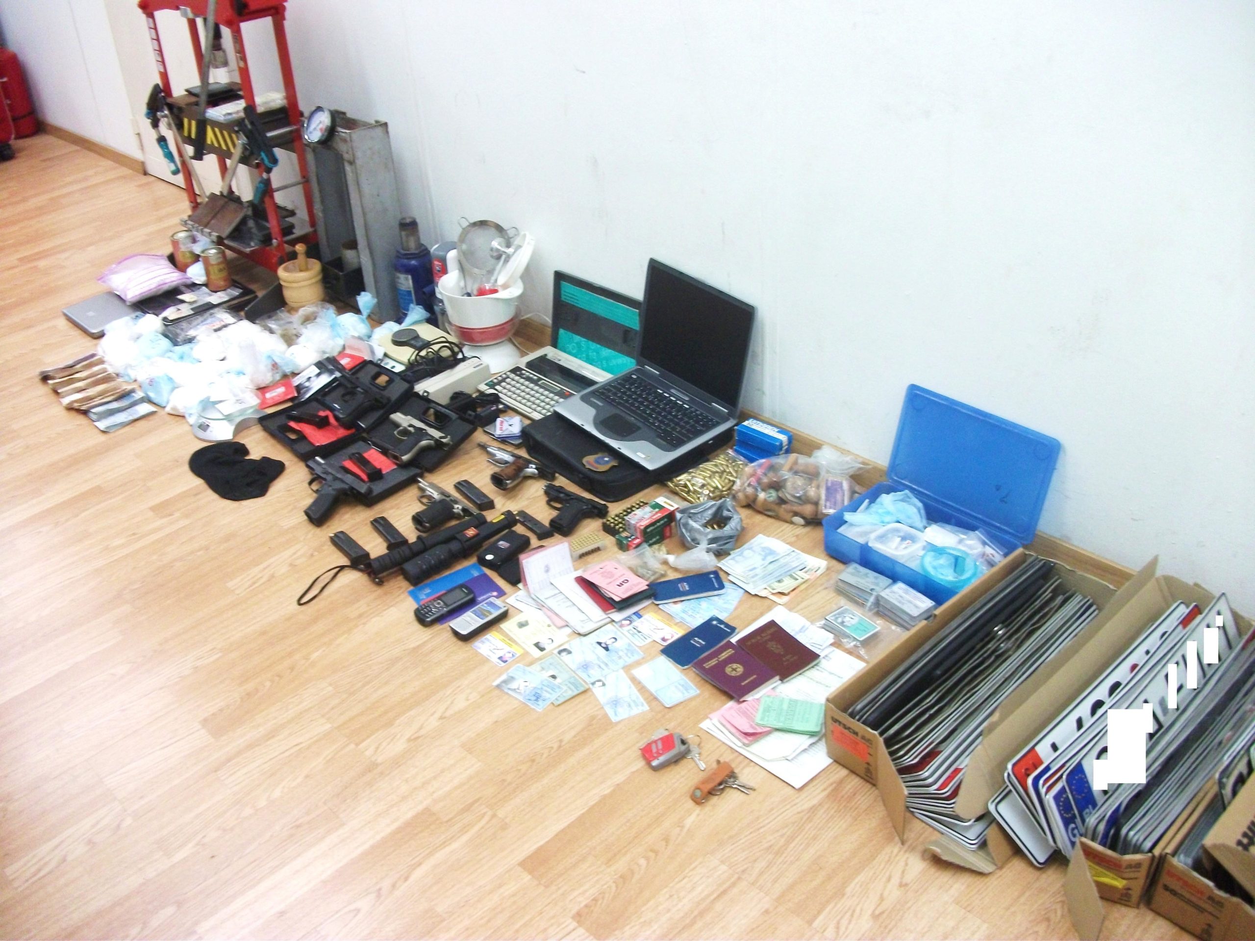 ΦΩΤΟ-Τι βρέθηκε στην κατοχή εμπόρου ναρκωτικών