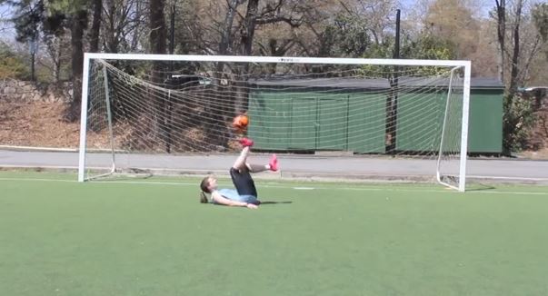 ΒΙΝΤΕΟ-Βρίσκει το δοκάρι με κάθε τρόπο