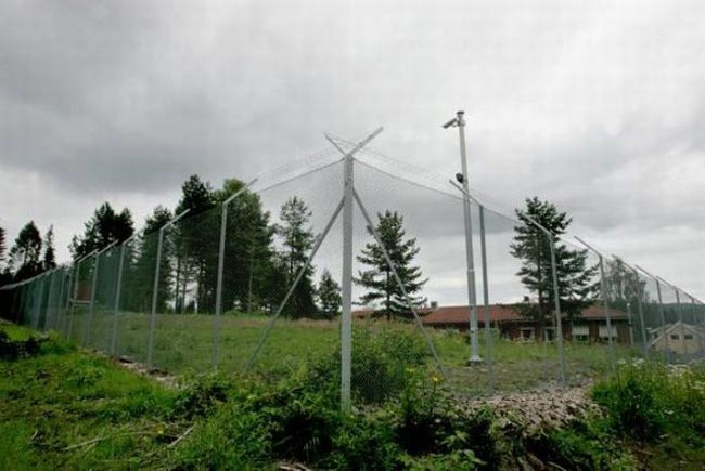 Μία «παραδεισένια» φυλακή