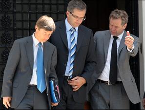 Οι δανειστές ψάχνουν…