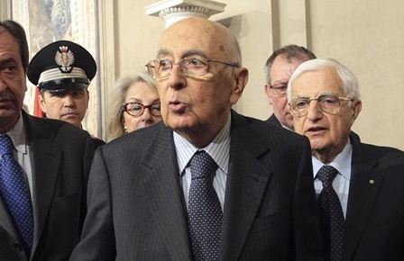 Δέχεται να επανεκλεγεί ο Ναπολιτάνο