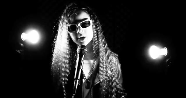 BINTEO-H 11χρονη Ελληνοκαναδή ρόκερ που μαγεύει