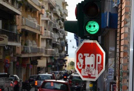 ΦΩΤΟ-Το «χαμογελαστό» φανάρι