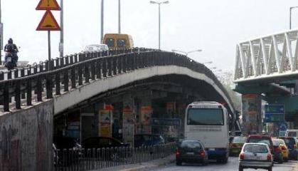 Όχημα παρέσυρε και σκότωσε πεζό