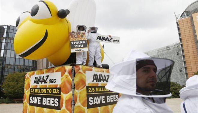 Κι ύστερα νίκησαν οι μέλισσες
