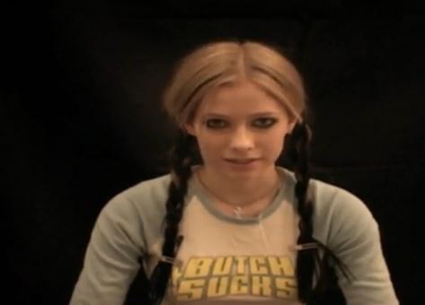 Γυμνή η Λαβίν στον νέο δίσκο της