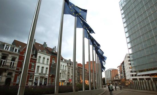 Διαψεύδουν το “κούρεμα”