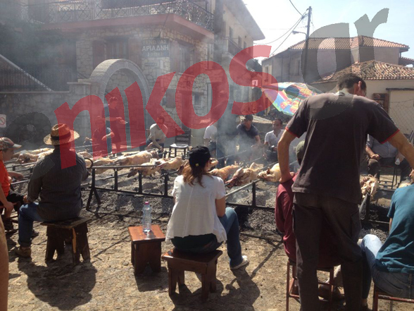 ΦΩΤΟ- Το Αραχωβίτικο Πάσχα