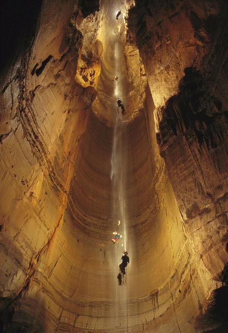 ΦΩΤΟ- Η βαθύτερη σπηλιά στον κόσμο