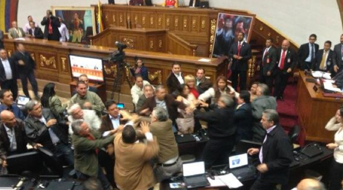 Οι ΗΠΑ καταδίκασαν τα επεισόδια στο κοινοβούλιο της Βενεζουέλας