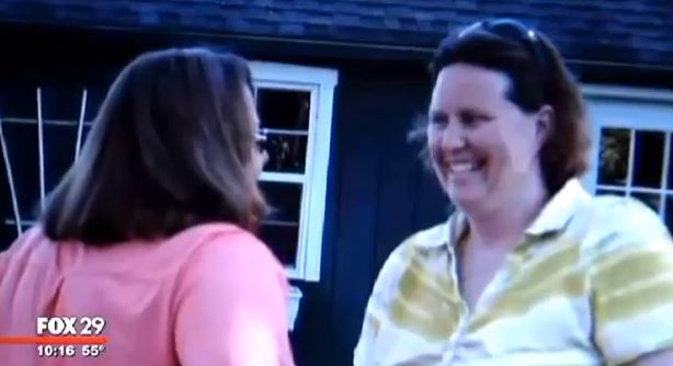 ΒΙΝΤΕΟ-Βρήκε τη μητέρα της μέσω Facebook