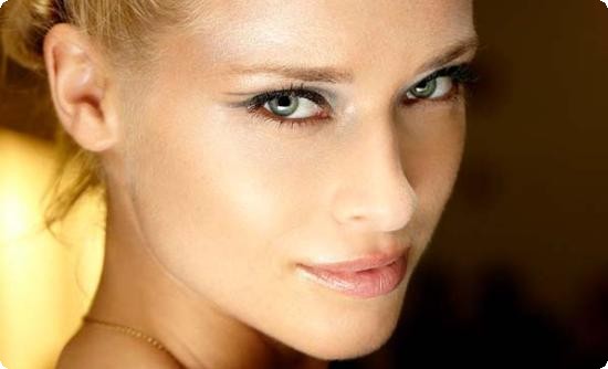 9 μυστικά για μακιγιάζ που διαρκεί