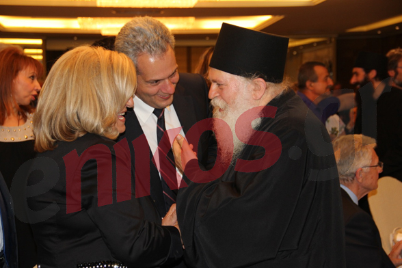 O Εφραίμ κλείστηκε στο ασανσέρ!