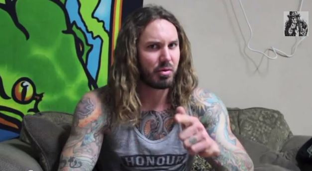 Τραγουδιστής ήθελε να σκοτώσει τη σύζυγό του