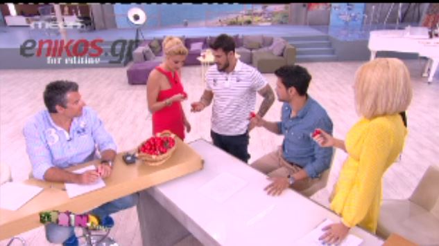 ΒΙΝΤΕΟ-Τσούγκρισαν αυγά στο “Πρωινό Mou”