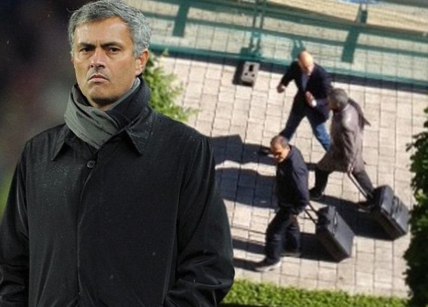 ΦΩΤΟ- Ο Μουρίνιο στην Αγγλία