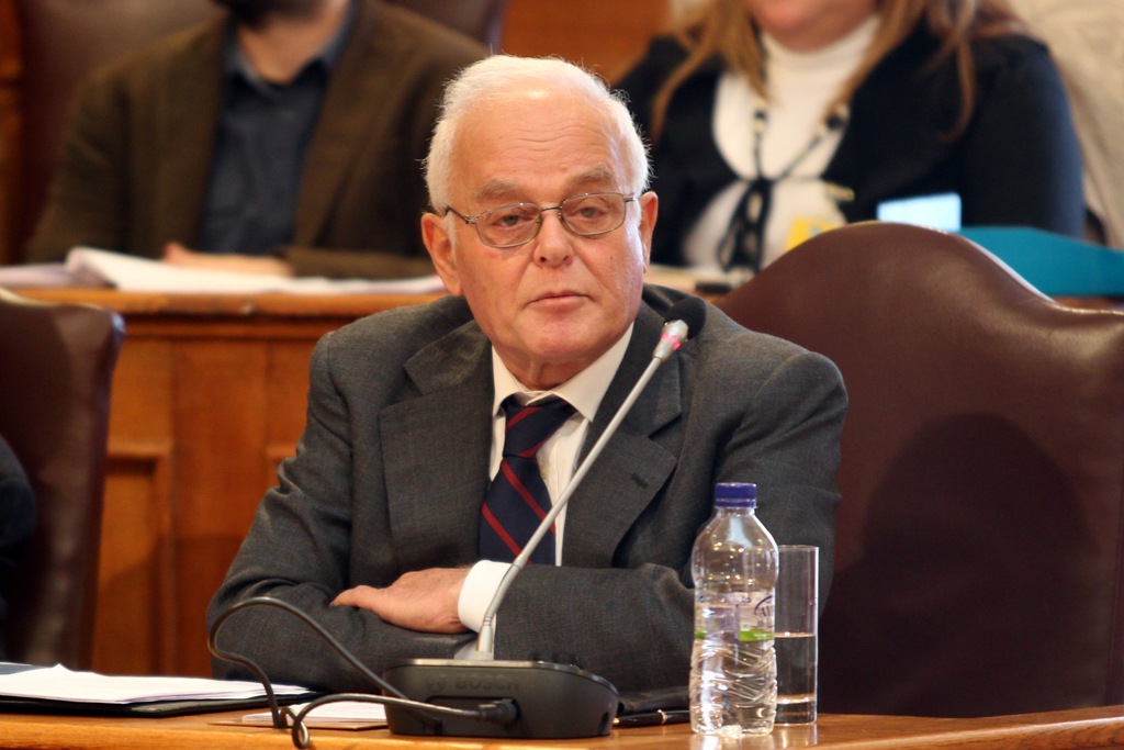 Συνάντηση Μανιτάκη με ΑΔΕΔΥ για τις απολύσεις