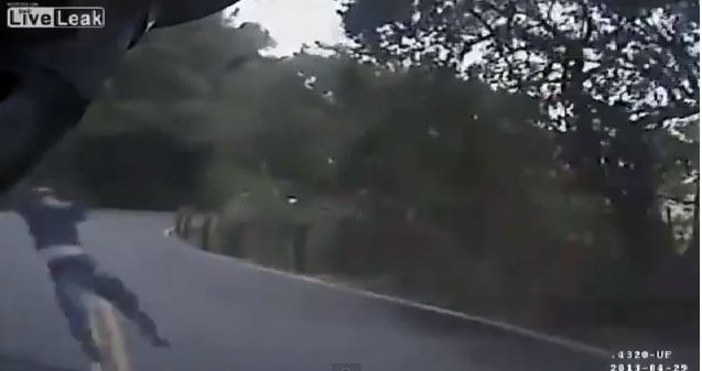 BINTEO-Μετωπική ΙΧ-μηχανής on camera