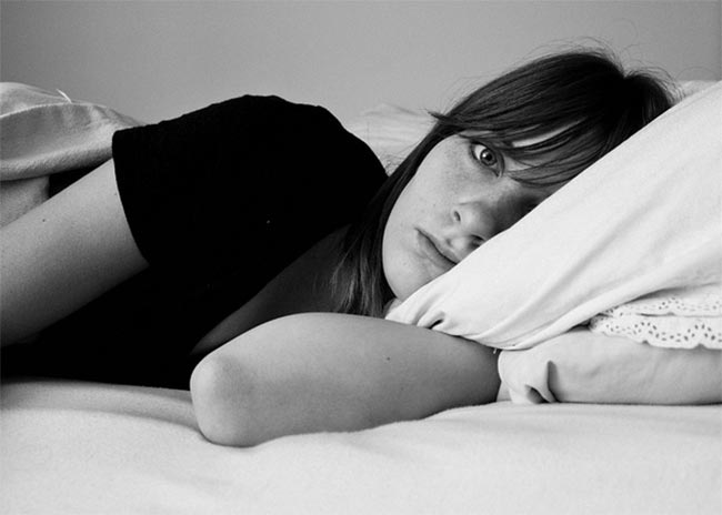 Η μοναξιά προκαλεί προβλήματα στον ύπνο;