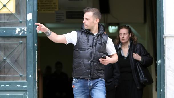 Ντέμης: Πάρτε τα λεφτά του Μάκη