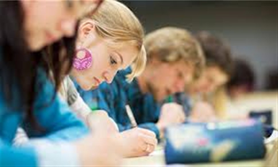 Νέοι σε πρόγραμμα εκπαίδευσης στη Γερμανία