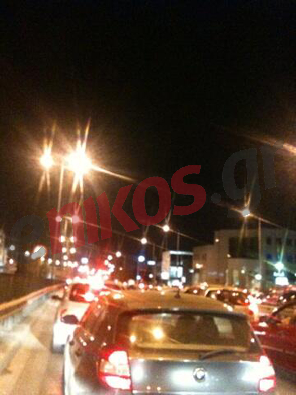 TΩΡΑ-Φωτιά σε αυτοκίνητο στην Κηφισίας