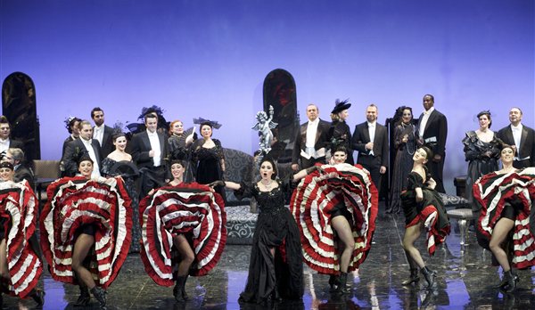 Η «Εύθυμη Χήρα» επιστρέφει