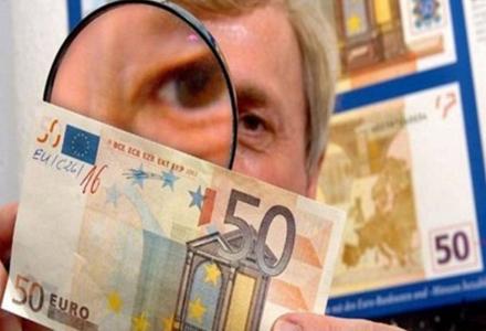 Τον έπιασαν με πλαστά ευρώ